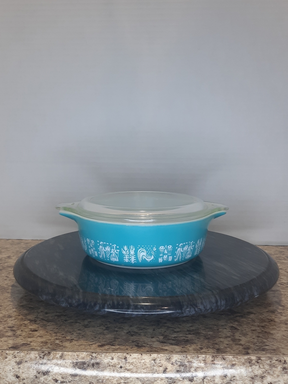 Pyrex Butterprint Casserole Dish